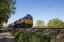 Aufgrund nicht berücksichtigter Baumschatten wurde der 077 014-4 ein Lokomotion-ähnliches Design verpaßt.

Sie war am 08.05.16 in Poing zusammen mit 077 010-2 und einem gemischten Güterzug von München Nord Rbf nach Mühldorf unterwegs.