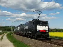 MRCE/Dispolok ES 64 F4-111 (189 111) CAPTRAIN mit Spongebob am 04.05.16 bei Walluf