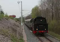 Am 30.04. und 01.05.2015 war Saisoneröffnung im BW Glauchau bei der IG Traditionslok 58 3047 e.V.. Dazu hatte man an den beiden Tagen eine kleine Rundfahrt mit der 86 1333-3 von Glauchau über Zwickau, Werdau, Crimmitschau, Gößnitz zurück über Meerane nach Glauchau durchgeführt.

Hier passiert der Sonderzug am 30.0.2016 in der zweiten Runde die Ortslage von Dennheritz.