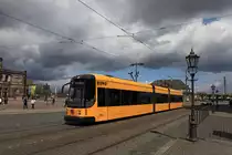 Dresden Tw 2615 in der Sophienstraße, 24.04.2016.