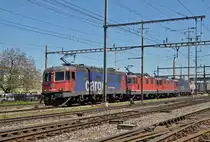 Vierfach Traktion mit der Lok 620 074-5 an der Spitze durchfährt den Bahnhof Pratteln. Die Aufnahme stammt vom 05.05.2016.