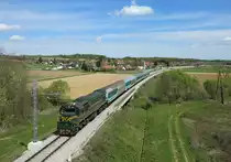 664 102 passes Šalovci whilst working EC246, 0830 Budapest - Ljubljana, 15 April 2016