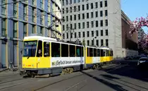 Berlin BVG SL M4 (KT4D 6132 + KT4D) Mitte, Wadzeckstraße am 22. April 2016.