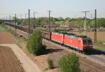 185 109 mit GB 48604 (Domodossola–Limburg) am 22.04.2015 in M�llheim (Baden)