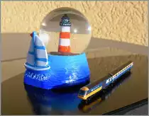 Aus England angeliefert: der nach langer Suche gefunde Leuchturm für mein Küste von Microbritannien.
30. April 2016