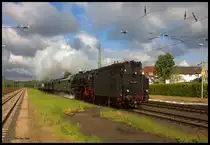 012066 von UEF am 16.05.2016 um 09.10 Uhr bei der Durchfahrt in Hasbergen in Richtung Osnabrück. Die Lok führt den Wagenpark von ET mit, um an diesem Tag Pendelzugfahrten auf der Tecklenburger Nordbahn durchzuführen.