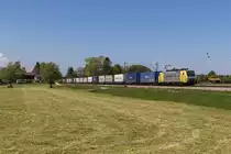 189 903 mit dem 41857 am 8. Mai 2016 bei Übersee.