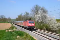 143 195 mit RB 19119 nach Stuttgart Hbf am 20.04.2016 nördlich von Lauffen(Neckar)