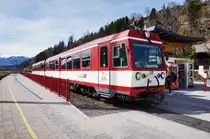 VTs 14 + VTs 16 als R 3321 (Krimml - Zell am See), am 31.3.2016 beim Halt im Bahnhof Mittersill.