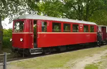 T 13 am momentanen Endpunkt in Stahe. Von Schierwaldenrath ist er am Schluss des Zuges gelaufen, ab hier zieht er den Zug zurück (16.5.16).