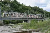 Brücke über dem Fluss Prahova in der Nähe der Sradt Comarnic (etwa 100 km nördlich von Bukarest). Foto vom 14.05.2016