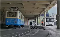 Rochers de Naye Bhe 2/4 204 und im Hintergrund das  Bipperlisi  Be 4/4 1007 in Montreux.
17. Mai 2016