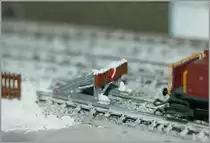 Der frisch verschneite Prellbock steht etwas ungeschickt im Bild, denn er soll eher den Anfang als das Ende markieren, denn langsam finde ich Gefallen an den D3 - Möglichkeiten. 
Blonay, den 24. Mai 2016