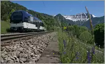 Der MOB ABe 4/4 9303 ist mit dem Be 4/4 9203 und einem Zwischenwagen auf Probefahrt in Sendy-Sollard.
25. Mai 2016