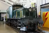 SBB: ELEKTRISCHE GOTTHARDLOKOMOTIVEN AUS DEM JAHRE 1920. Während die braune in Erstfeld stationierte Krokodillokomotive Ce 6/8 II 14253 auf der Gotthard Bergstrecke noch oft vor Sonderzügen zum Einsatz gelangt, erfreut die grüne Ce 6/8 II 13254 seit Jahren die Besucher vom Verkehrshaus Luzern. Beide Aufnahmen stammen vom 21. Mai 2016.
Foto: Walter Ruetsch