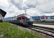 312 126 + 312 137 als LP 2404 (Ljubljana - Jesenice), am 26.5.2016 bei der Einfahrt in den Bahnhof Lesce-Bled.