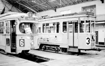 København / Kopenhagen Københavns Sporveje (KS) im April 1968: Im Straßenbahnbetriebshof Svanemøllen stehen der DÜWAG-GT6 813 (als SL 6) und der Großraumwagen 616 (als SL 3). - Scan von einem S/W-Negativ. Film: Ilford FP3. 