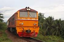 ALS 4119 (Co'Co', de, Alsthom, Bj.1974) am 20.Mai 2016 vor dem RAP 174 (Nakhon Si Thammarat - Bangkok) kurz nach dem Einfahrsignal des Bf. Surat Thani.