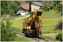 Einsatz Kirov Kran KRC 1200 am 28.5.2016 anlässlich der Neuerrichtung eines Durchlasses bei der GKB-Haltestelle Oisnitz-St. Josef. Hier befindet sich der Kran nach seinem Einsatz bei der Retourfahrt nach Lannach. Freundlicherweise ist die Kranmannschaft für uns lichttechnisch verkehrt von Oisnitz nach Lannach gefahren, damit der Naschschuss schön im Licht ist.