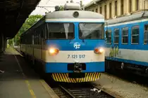 Triebwagen 7121 017 in Zagreb am 13.5.2016.