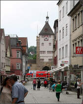 Bahnfotografie in der Fußgängerzone -

Das bringt so seine eigene Probleme mit sich. Blick von der Pliensaustraße zum Pliensautor mit querendem Dosto. Jenseits des Tores befindet sich der Neckar

28.05.2016 (M)