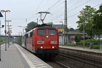 151 147-6 und 151 084-1 fuhren als Lz durch Sechtem Richtung Köln.

Sechtem 28.05.2016