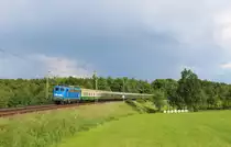 Am 02.06.16 fanden zwischen Zwickau Hbf und Hof Hbf Schulungsfahrten statt.
140 042-4 der PRESS hier zu sehen in Oberjößnitz/V.