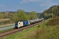 1216 953 mit einem Kesselzug am 10.04.2016 bei Pleinting. 