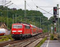 
Einfahrt der 111 115-2 (91 80 6111 115-2 D-DB) der DB Regio NRW mit RE 9   rsx / Rhein-Sieg-Express  (Aachen-Köln-Siegen), in den Bahnhof Betzdorf/Sieg. 

Einen lieben Gruß an den netten Lokführer zurück. 