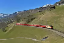 Ge 4/4 II 622 mit einem RE am 19.03.2016 bei Saas.