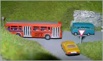 Auch wenn der Bus sich wohl etwas verfahren hat, zeigt das Bild wie selbst ziemlich kleine Anschriften mit Foto Tranfer POTCH auf Modell gebracht werden können. 
Damit die Grössenverhältisse eingschätzt werden können: Das Busmodell auf miner Z-Anlagee ist ca 1.3 cm hoch.
6.6.2016