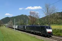 Die beiden schwarzen 189er nämlich 155 und 156 bespannten am 22. Mai den LTE 40513.
Dabei wurden sie von mir zwischen Preg und Fentsch-St.Lorenzen fotografiert. 