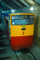 Wer diese kleine Eisenbahn sehen will muss tief in einen Berg hinein und auch tief in die Tasche greifen. Hohe Eintrittspreise für die Höhle von Postonja, welche sich meiner Meinung nach aber schon lohnen. Mit dieser kleinen Bahn von Emma aus Mailand werden die Gäste 2 Kilometer durch die Tropfsteinhöhlen in den Berg gebracht. Ein tolles Erlebnis am 19 Mai 2016.
