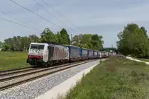 189 918 von Lokomotion mit dem 41850 bei Übersee, aufgenommen am 21. Mai 2016.