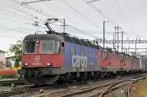 Vierfach Traktion, mit den Loks 620 086-9, 11322, 11343 und 11664, durchfahren den Bahnhof Pratteln. Die Aufnahme stammt vom 05.06.2016.