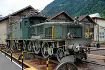 SBB:  GOTTARDO 2016 
Rund um das alte SBB Depot Erstfeld, das durch die Eröffnung des Gotthard Basistunnel leider seine grosse und langjährige Bedeutung verliert, wurde Rollmaterial aus verschiedensten Epochen ausgestellt. Die ehemaligen Gotthardlokomotiven Ce 6/8 II 14270 und C 5/6 2978 auf Schiebebühne und Drehscheibe am 4. Juni 2016. Als früheres Denkmal hat das Krokodil leider stark gelitten.
Foto: Walter Ruetsch