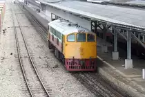 GEK 4029 (Co'Co', de, General Electric, Bj.1963, Fab.Nr. 34878) als Verschubreserve im Bf. Hat Yai wartet am 25.Mai 2016 auf den nächsten Einsatz.