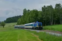 212 285 mit einem Alex-Wagen und VT 07 + VS 28 am 28.05.2016 bei Gotteszell. 