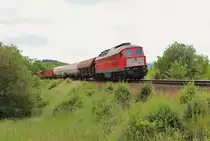 232 201-4 am 09.06.16 mit dem 51722 in der Einfahrt Marktredwitz.