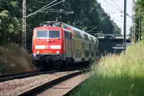 111 147-5 DB  kommt die Kohlscheider-Rampe hoch aus Richtung Neuss,Herzogenrath mit einem RE4 Verstärkerzug aus Düsseldorf-Hbf nach Aachen-Hbf und fährt durch Kohlscheid in Richtung Richterich,Laurensberg,Aachen-West,Aachen-Schanz,Aachen-Hbf. Aufgenommen vom Bahnsteig 1 in Kohlscheid. 
Bei Sommerwetter am Nachmittag vom 9.6.2016.
