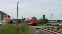 An dem Wochenende vom 11.06 zum 12.06 war der  kleine Fahrplanwechsel  bei der Bahn. Dies war gleichzeitig der letzte Einsatztag der DB Regio Südost auf der Franken-Sachsen-Magistrale von Dresden nach Hof. Dies ist gleichzeitig der letzte Einsatztag der BR 143 in Großteilen von Sachsen, nur noch bei dr S-Bahn in Dresden wird man Sie sehen können. Ab dem 12.06.2016 bedient die Leistungen des RE 3 (Dresden Hbf - Hof Hbf) und RB30 (Dresden Hbf - Zwickau (Sachs) Hbf) die Transdev Tochter MRB. Außerdem wurde die RB45 (Chemnitz Hbf - Riesa/Elsterwerda) ebenfalls an die MRB verloren.

Am 11.06.2016 kommt die RB 26922 (Dresden Hbf - Zwickau (Sachs) Hbf) durch den Block in Niederhohndorf gefahren, Schublok ist die 143 831-6. Ein freundlichen Gruß an den Tf zurück