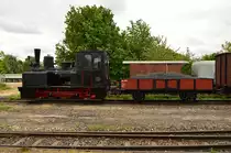 Betriebsunfähig, aber rollfähig steht die MEG 46 am Pfingstmontag in Schierwaldenrath mit eine kurzen Güterzug. 16.5.2016