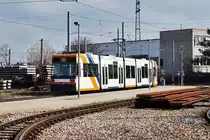rnv-Tramwagen 2213 als Linie 4 bei der Fahrt über die Wendeschleife im Bahnhof Käfertal.
Aufgenommen am 24.3.2016.