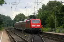 Ein Nachschuss von der 111 150-9 DB schiebt den RE4 Verstärkerzug aus Düsseldorf-Hbf nach Aachen-Hbf  und hilt in  Kohlscheid  und fährt in Richtung Richterich,Laurensberg,Aachen-West,Aachen-Schanz,Aachen-Hbf. 
Aufgenommen von Bahnsteig 1 in Kohlscheid.
Am Abend vom 16.6.2016.