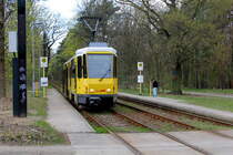 Berlin BVG SL 61 (KT4D 6125) Rahnsdorf, Hst. Strandbad Müggelsee am 23. April 2016.
