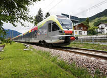 Nachschuss vom ETR 170 XXX als REX 1862 (Lienz - Fortezza/Franzensfeste), kurz vor der Einfahrt in den Bahnhof San Candido/Innichen.
Aufgenommen am 19.6.2016.