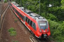 442 626-8 hat gerade als RB22 (RB18668)  Airport-Express  nach Berlin Schönefeld Flughafen den Potsdamer Hauptbahnhof verlassen. (19.6.2016)