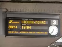 Bahnsteiganzeige EN234 am Bahnhof Roma Termini (16.6.2016)