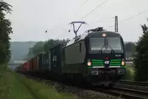 193 233 mit Containerzug am 17.6.16 auf der Rollbahn bei Natrup-Hagen
