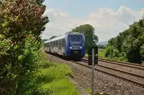 Na da kam was hübsches als Dennis und ich auf die 01 118 warteten.
Der erste Vlexx-Zug auf der Strecke kam aus Gensingen auf den Bü zugefahren.....
622 429 mit einem Brüderlein im Anhang. Lieben Gruß an die TF zurück.
Samstag den 18.6.2016